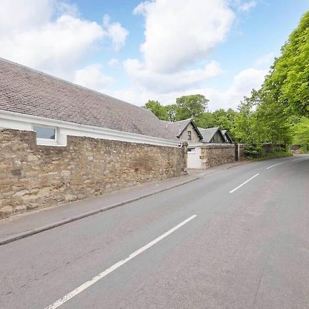 Two Bedroom Country Cottage With Parking มัสเซิลบะระ ภายนอก รูปภาพ